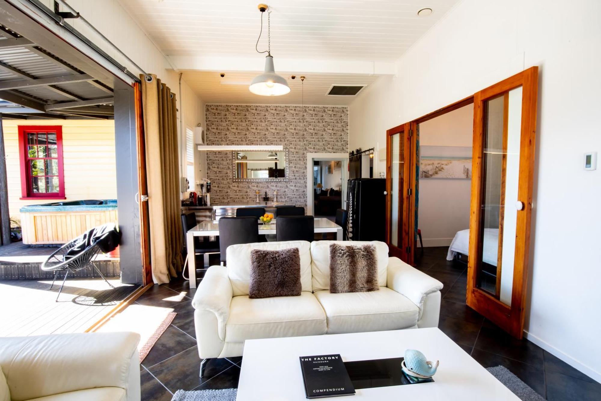 The Factory Luxury Accomodation Kaikoura Exteriör bild